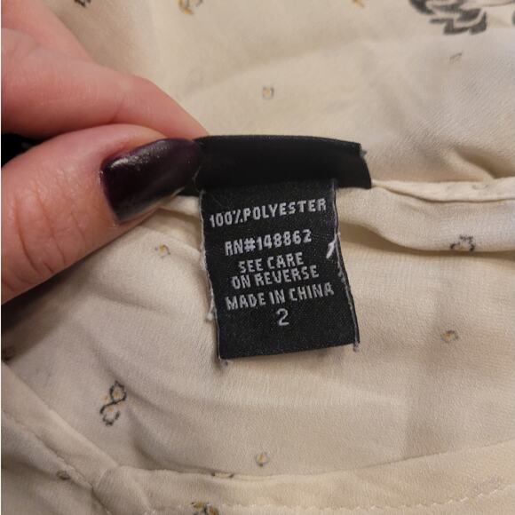 TORRID Off Shoulder Boho Blouse Sz 2X Adjustable Strap Beige Gray Paisley EUC - Picture 4 of 6